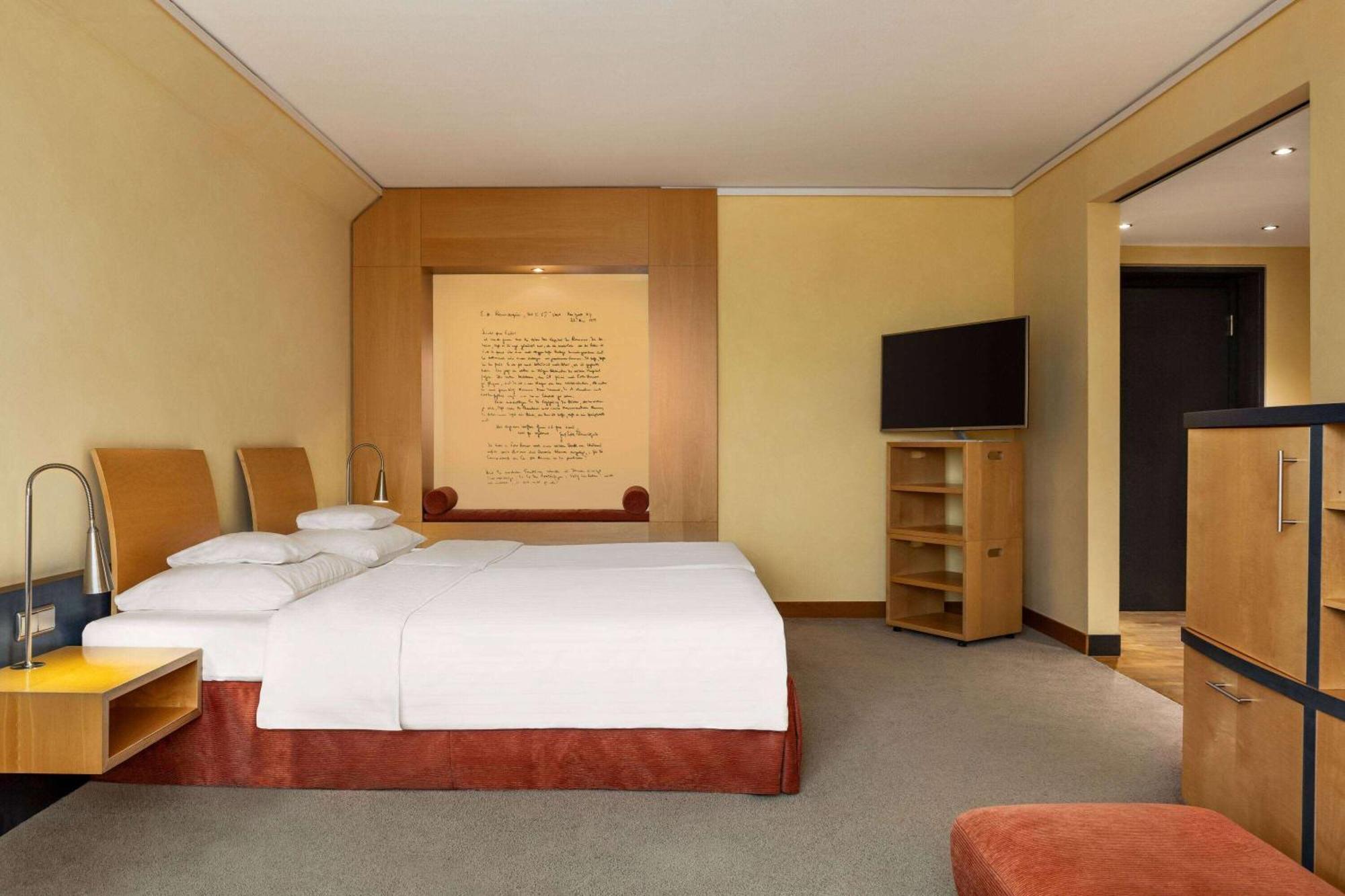Vienna House By Wyndham Remarque Osnabrueck Hotel Ngoại thất bức ảnh